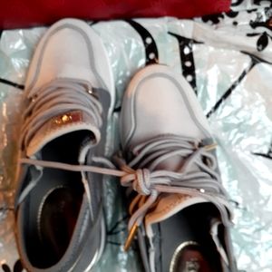 Size 6 sneakers MK